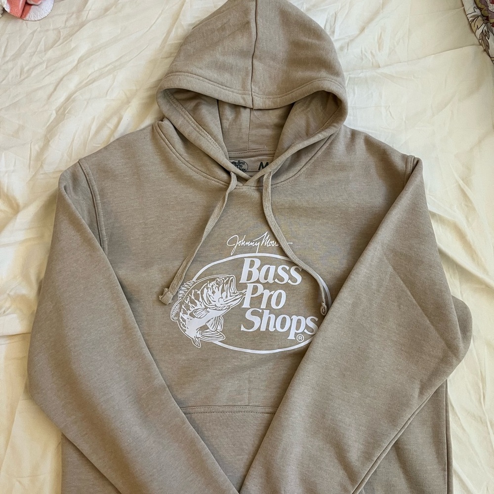 Bass Pro Shops Tan Sweatshirt Casual Comfort